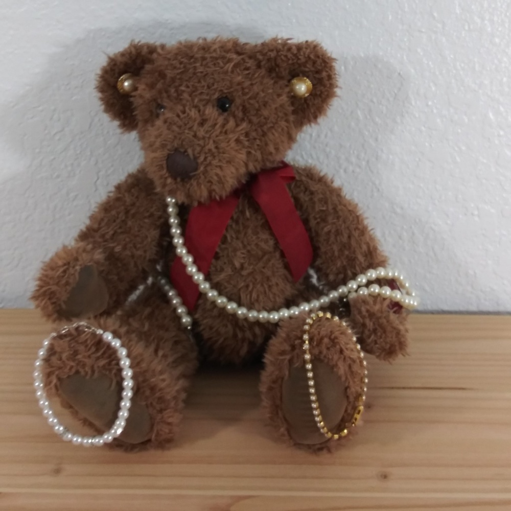 *BUNDLE* Russ Collectible bear with pearl jewelry